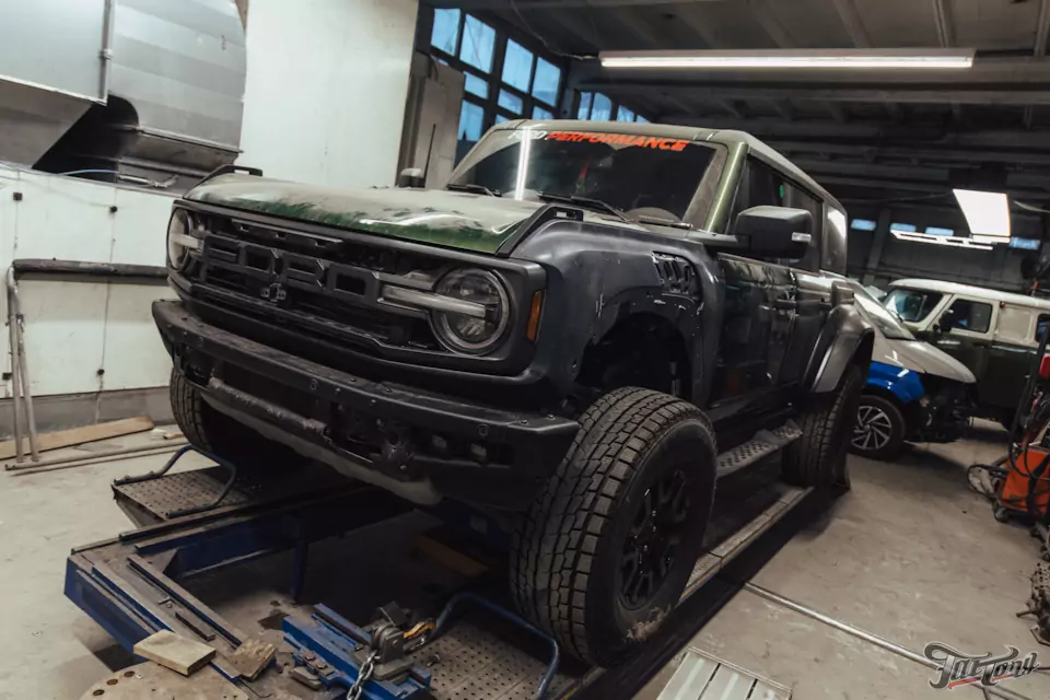 Стапельные работы, кузовной ремонт и покраска с подбором цвета для Ford Bronco Raptor